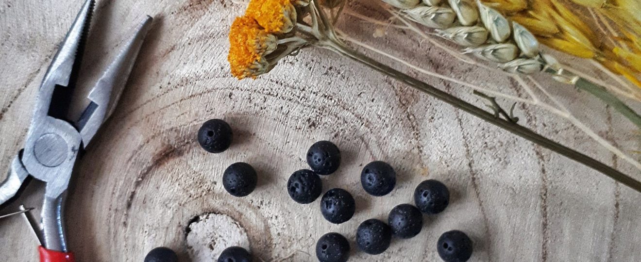 illustration fabrication de bijoux d'aromathérapie les Pépites d'Amélie