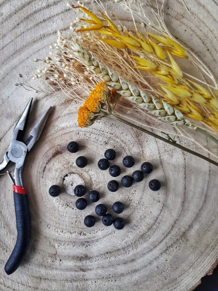 illustration fabrication de bijoux d'aromathérapie les Pépites d'Amélie